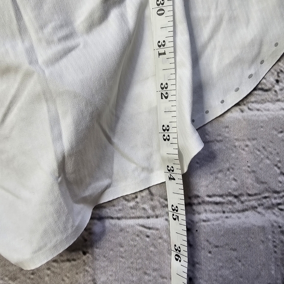 Lululemon Open Back Running Romper 3" Lightweight NWT White Size 8 - Picture 15 of 15